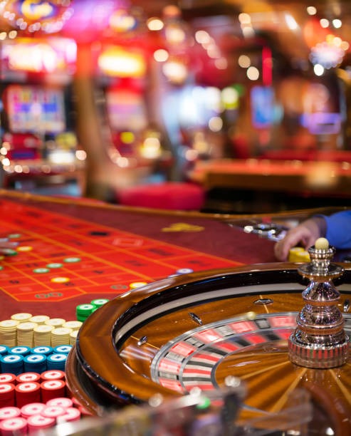 Live-dealer blackjack and roulette tables on aksara4d wap